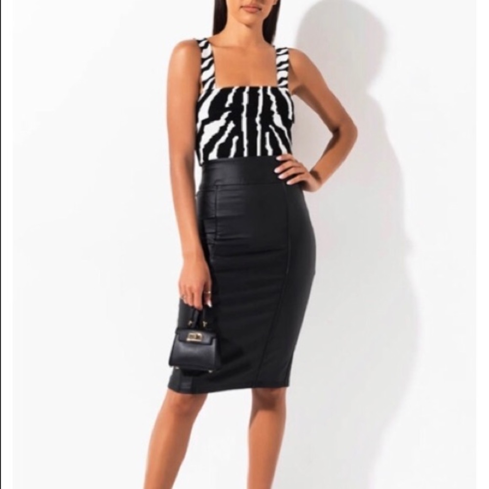 AKIRA high wasted pencil skirt size L (12/14)